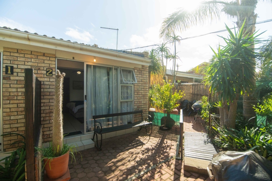 6 Bedroom Property for Sale in Bluewater Bay Eastern Cape